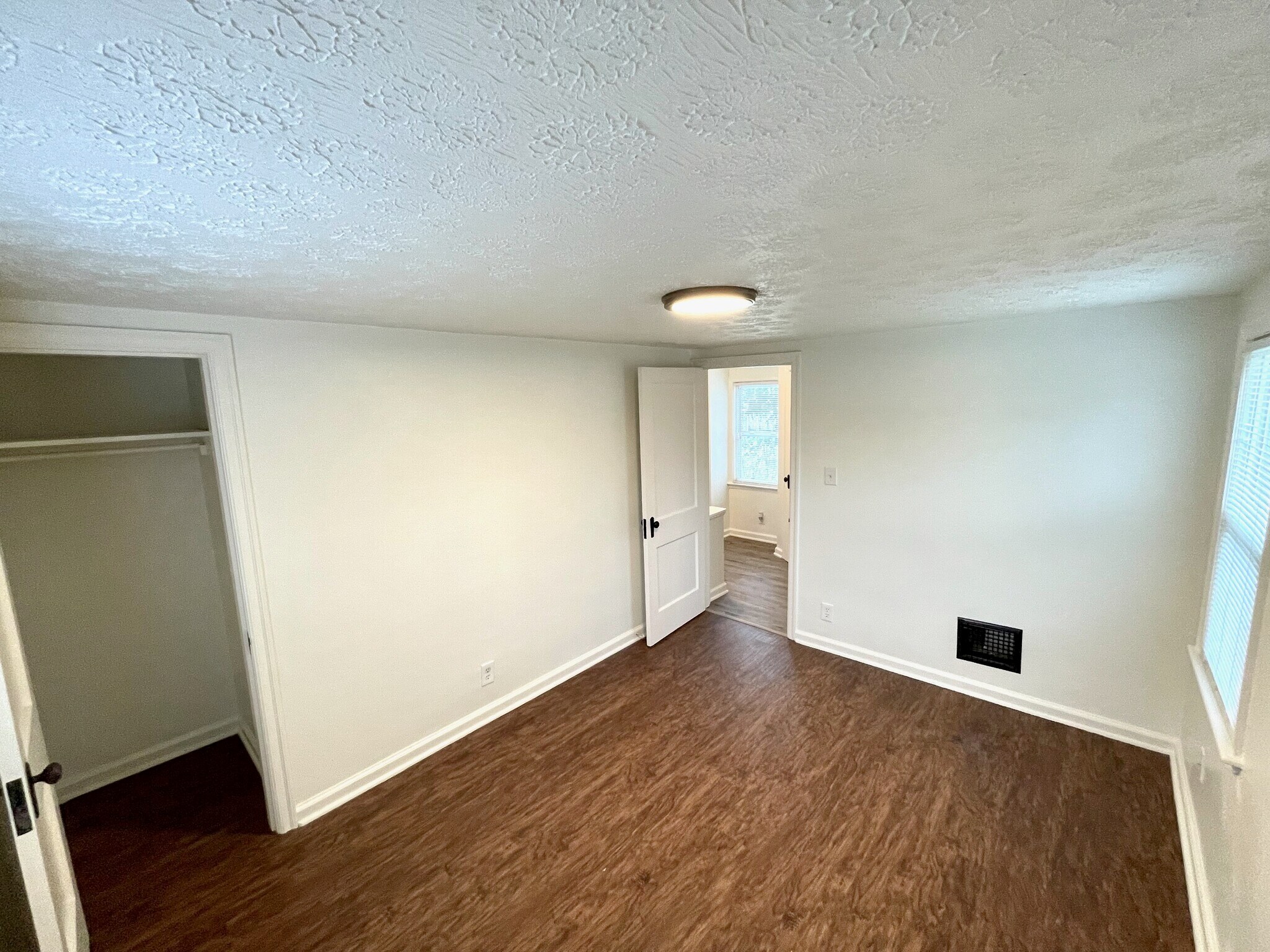 Building Photo - 1806 Harold Pl