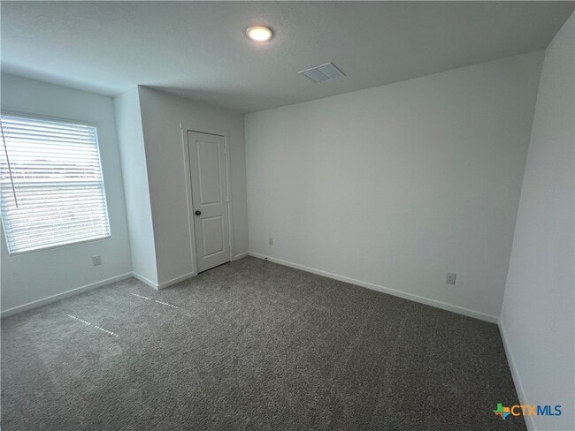 Building Photo - 534 Chevre Rd