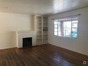 Building Photo - 2714 San Rafael Ave SE