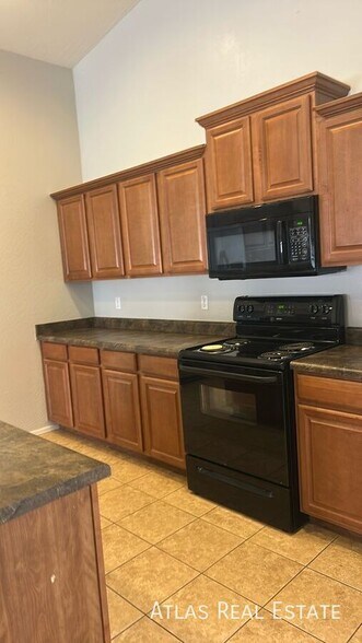 Building Photo - 36556 W Velazquez Dr