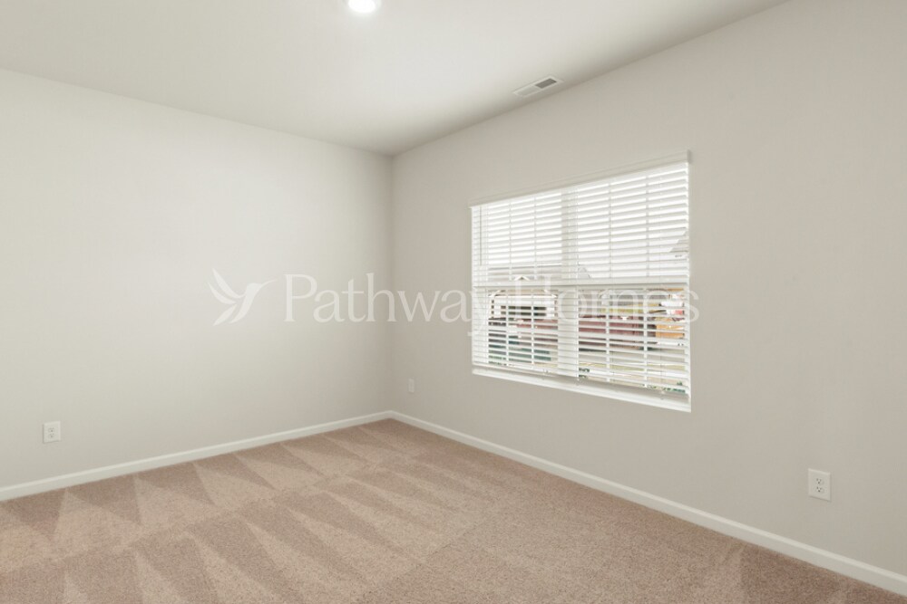 Building Photo - 3477 Bear Den Dr