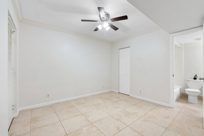 Building Photo - 9777 Westview Dr