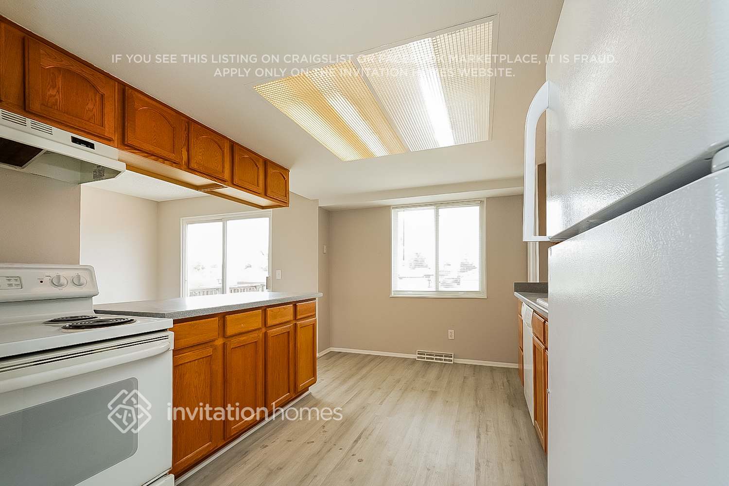 Building Photo - 647 S 6th Ave