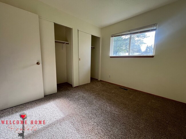 Building Photo - Beautiful Remodeled Rambler!!!  Come enjoy...