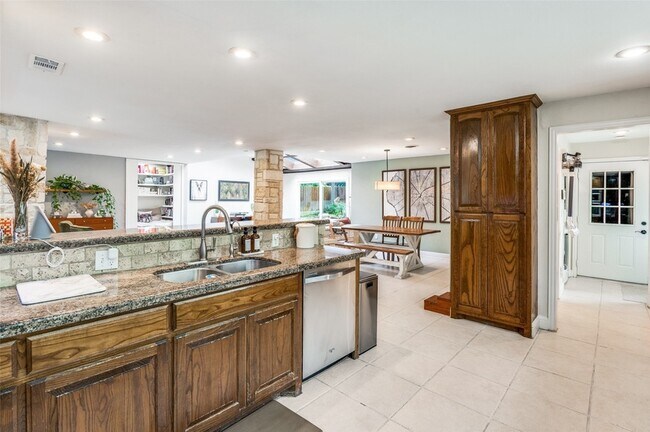 Building Photo - 1602 Glen Valley Dr