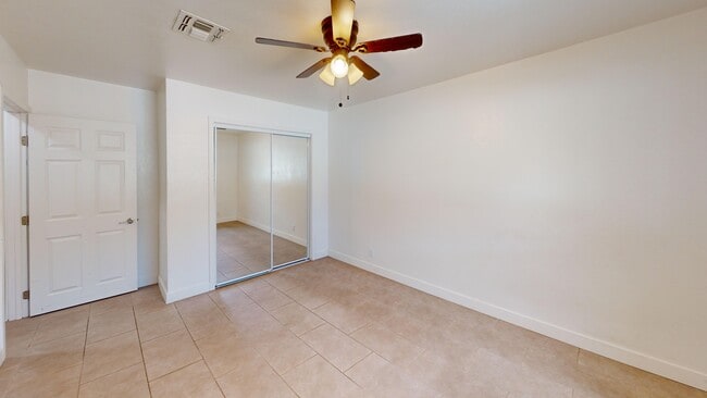 Building Photo - 1408 E Orange St.