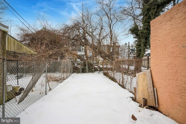 Building Photo - 6106 N Norwood St