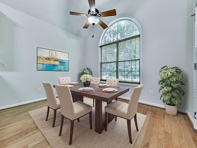 Building Photo - 3007 Clove Tree Ln