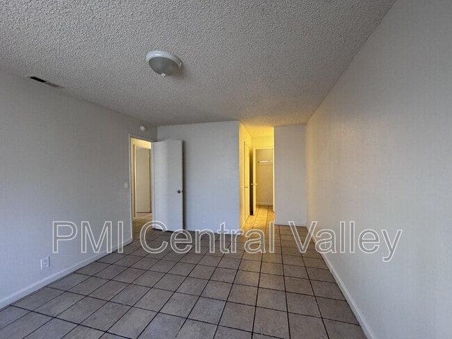 Building Photo - 7921 Montgomery Ave