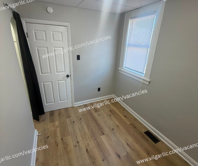 Building Photo - 5035 Tod Ave