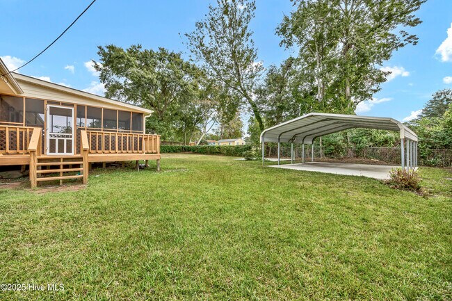 Building Photo - 313 Monterey Dr