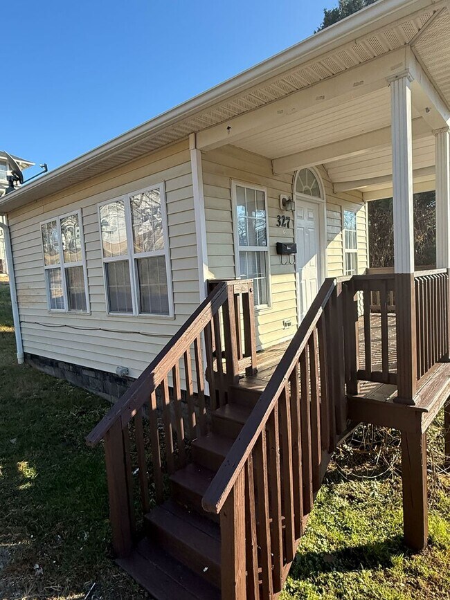 Building Photo - NOW LEASING — Bungalow Tiny Home In Winston-Salem!