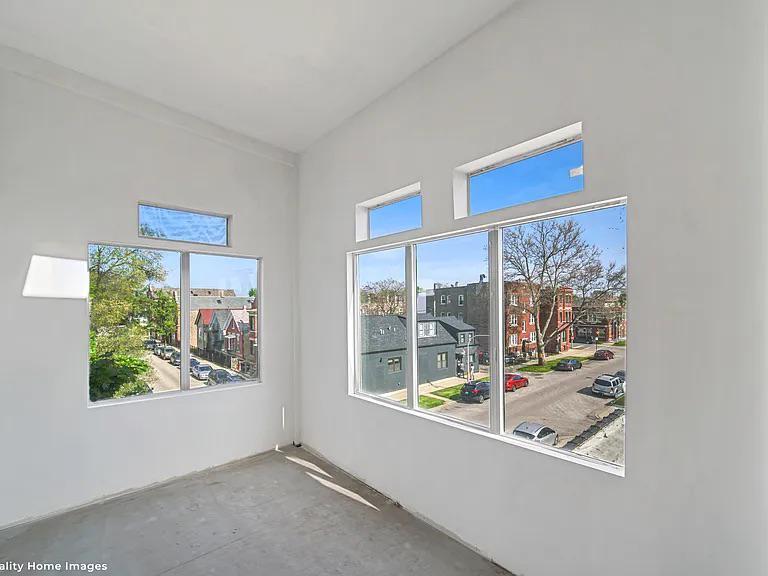 Building Photo - 2701 W 24th Pl