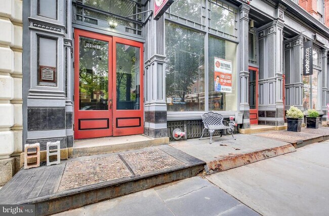 Building Photo - 313 Arch St