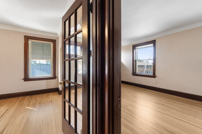 Building Photo - 5352 Itaska St