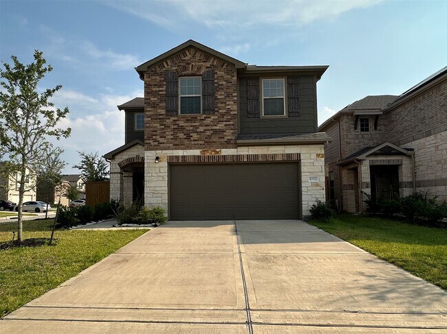 Primary Photo - 1052 Laguna Cv Dr