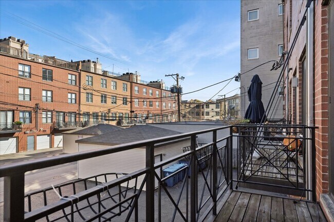 Building Photo - 2511 N Milwaukee Ave