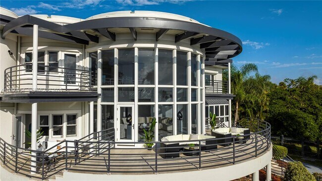 Building Photo - 2827 S Indian River Dr