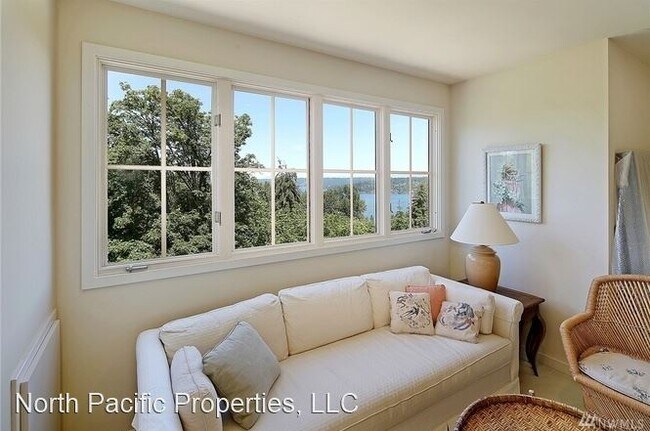 Building Photo - 3 br, 3 bath House - 17203 SE 42nd Pl