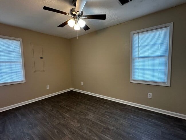 Building Photo - Duplex