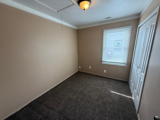 Building Photo - 25323 Fern St