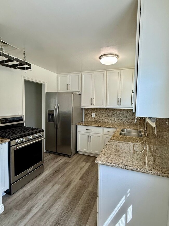 Building Photo - Beautiful 3 bedroom 1 bath home