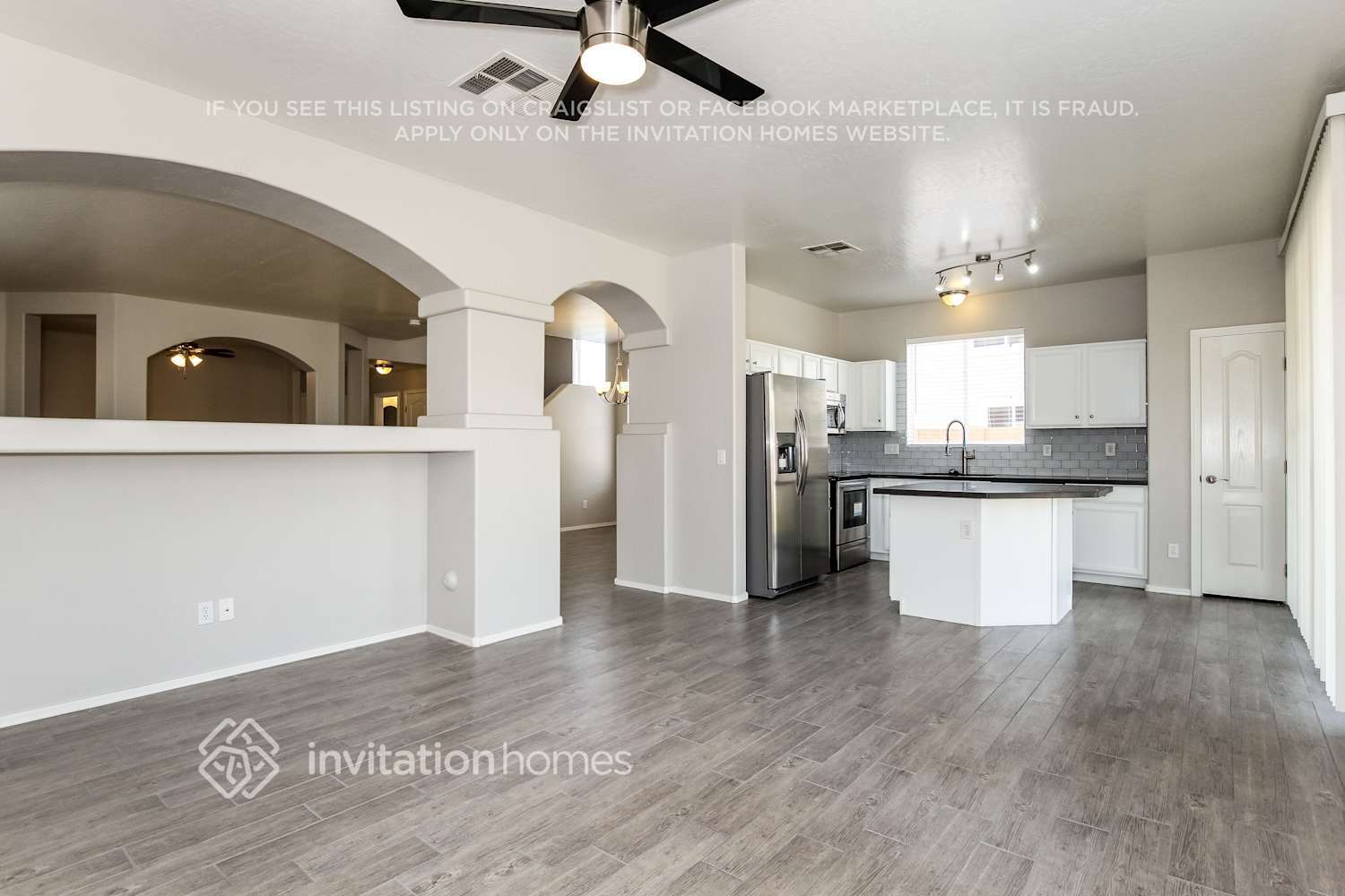 Building Photo - 14758 W Columbine Dr
