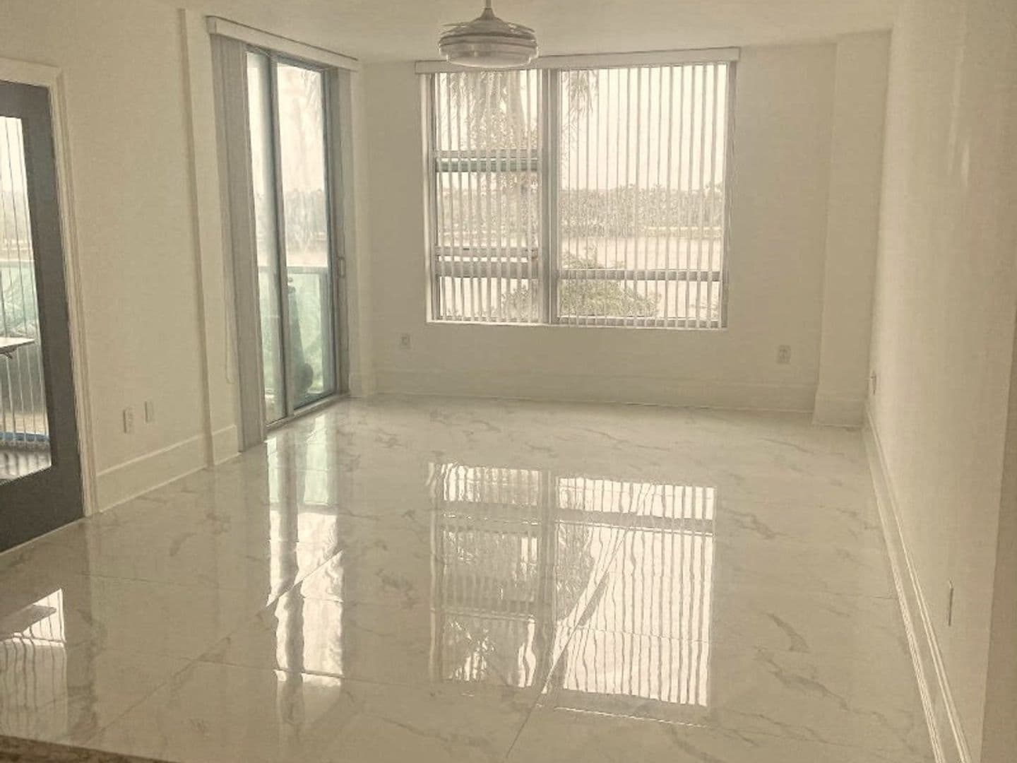 Building Photo - 2681 N Flamingo Rd