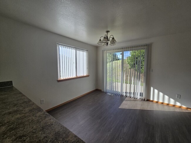 Building Photo - 324 Maylea Pl