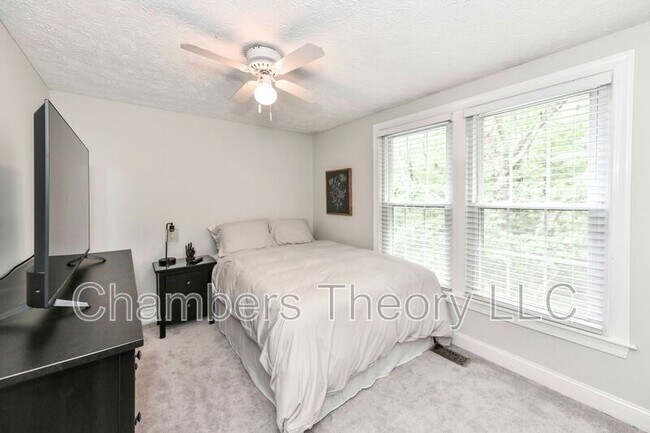 Building Photo - 1661 Fieldthorn Dr