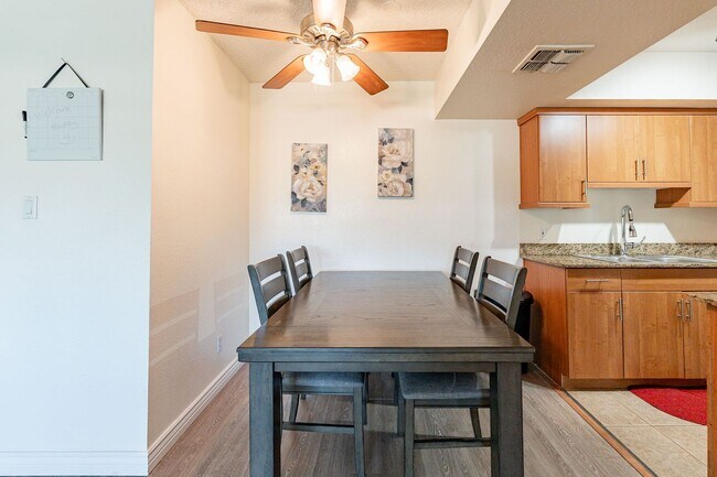 Building Photo - Available until 12/28/25 - Heart of Scottsdale