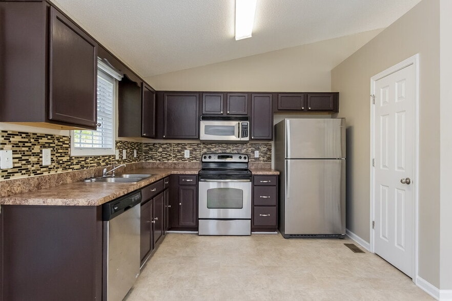 Building Photo - 111 Hunter Pl