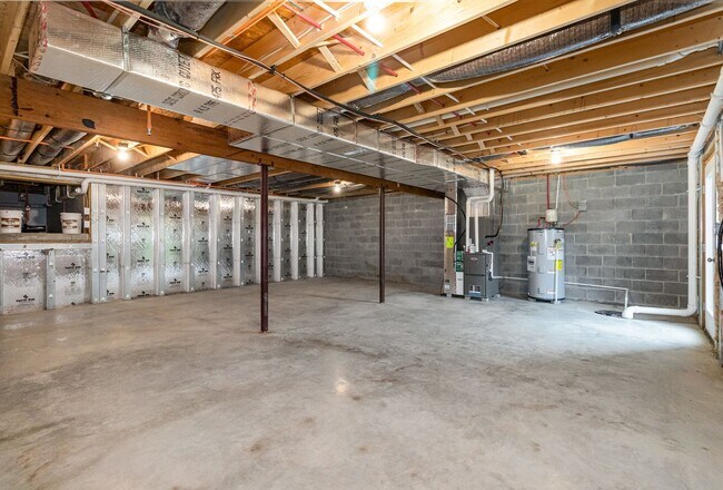 Building Photo - 7870 Briarwood Dr