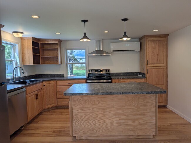 Building Photo - 6836 Maple Brook Ln