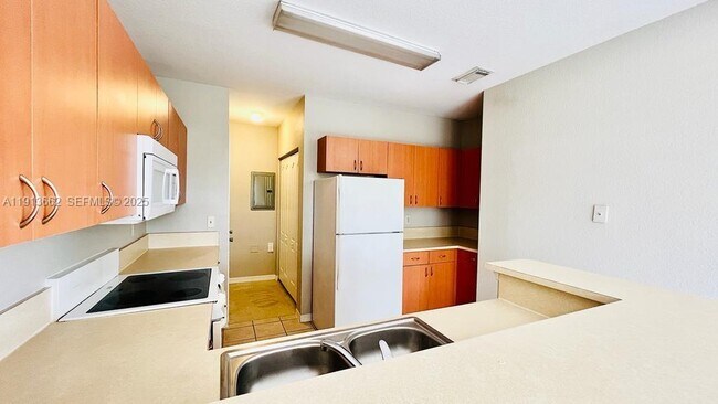 Building Photo - 124 SW Peacock Blvd