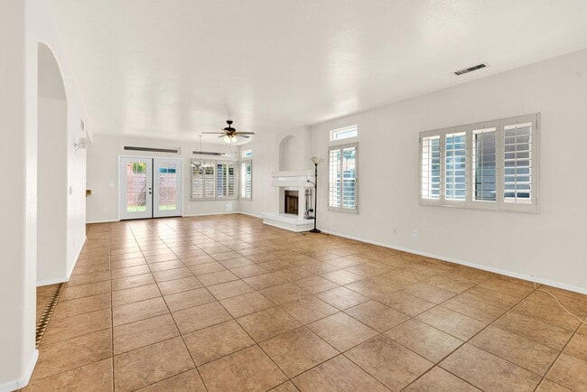 Building Photo - Beautiful 5-Bedroom Home with Private Pool...