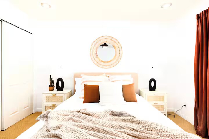 Building Photo - 14225 Mango Dr