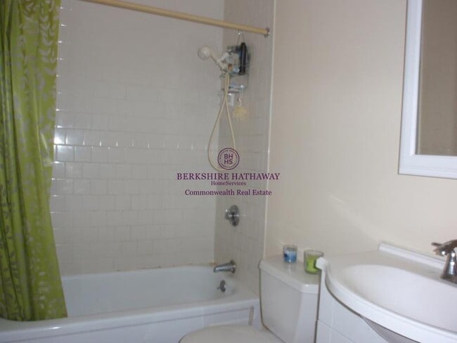 Building Photo - 474 Broadway