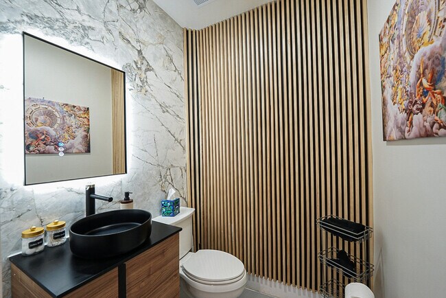 Building Photo - 2609 Center Ave