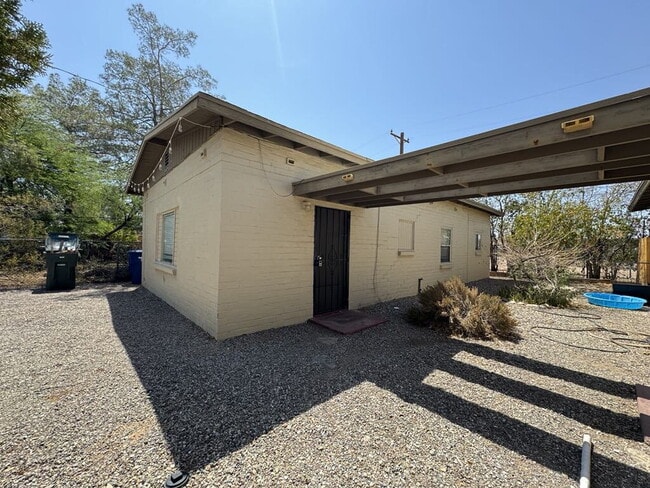 Primary Photo - 2 Bedroom in central Tucson