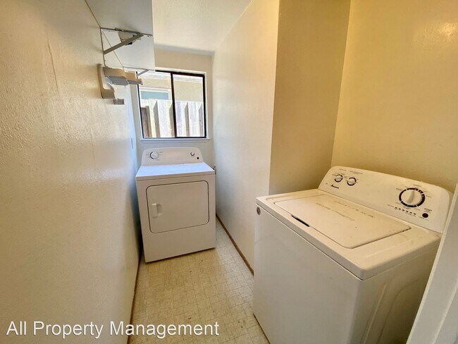 Building Photo - 4 br, 2.5 bath House - 2025 Sea Cliff