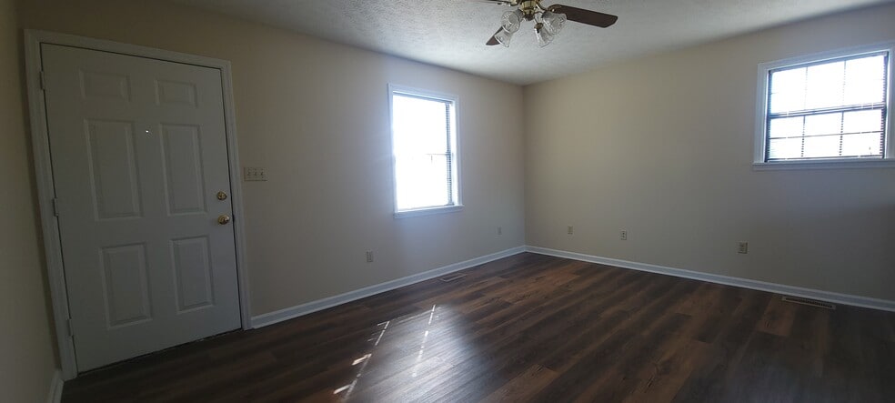 Living room - 25585 Nick Davis Rd