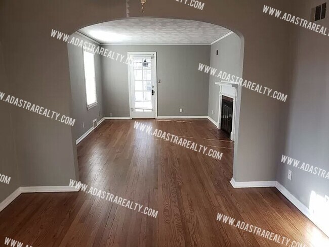 Building Photo - GORGEOUS 3 Bed 2 Bath House in Merriam-Ava...