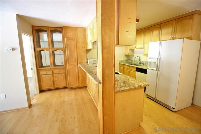 Building Photo - 6780 Friars Rd