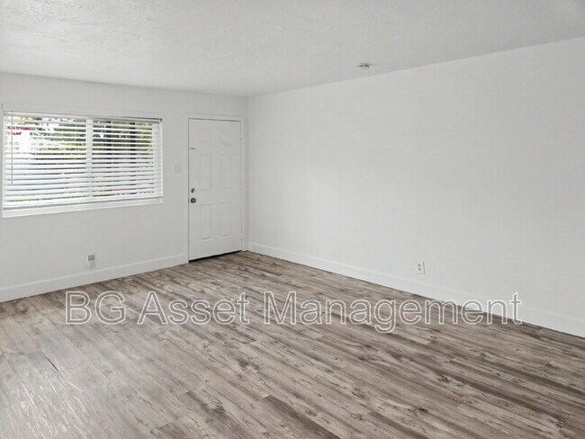 Building Photo - 1448 Merced St