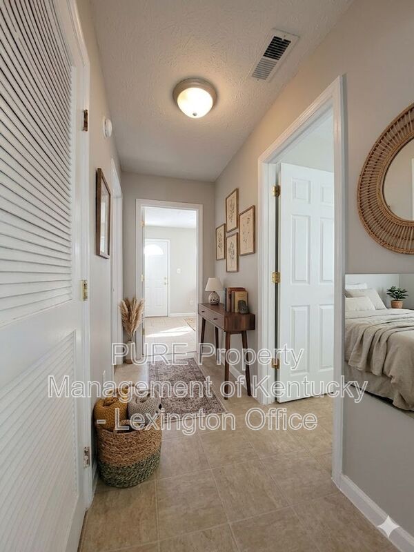 Building Photo - 166 Grinder Ct
