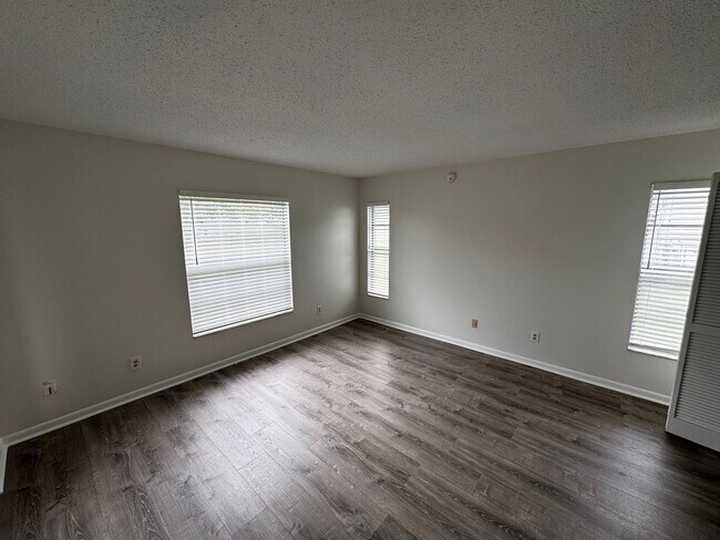 Building Photo - Charming 2-Bedroom Home in Peaceful Dunnellon Neighborhood