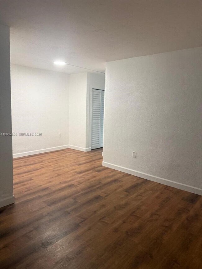 Building Photo - 160 NE 55th St