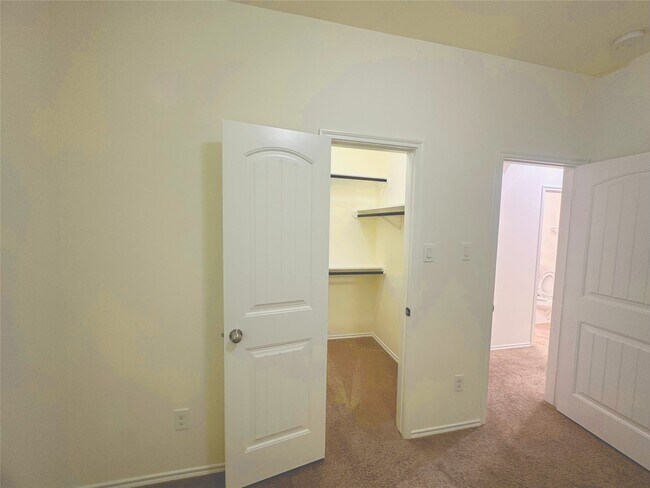 Building Photo - 8218 Nagy Hill St