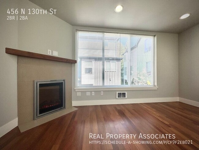 Building Photo - 456 N 130th St